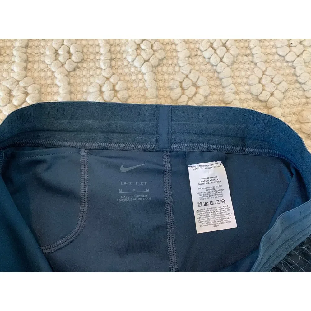 Nike Running Division Dri-FIT 2-in-1 Shorts Armory Navy Grid Pattern Size Medium